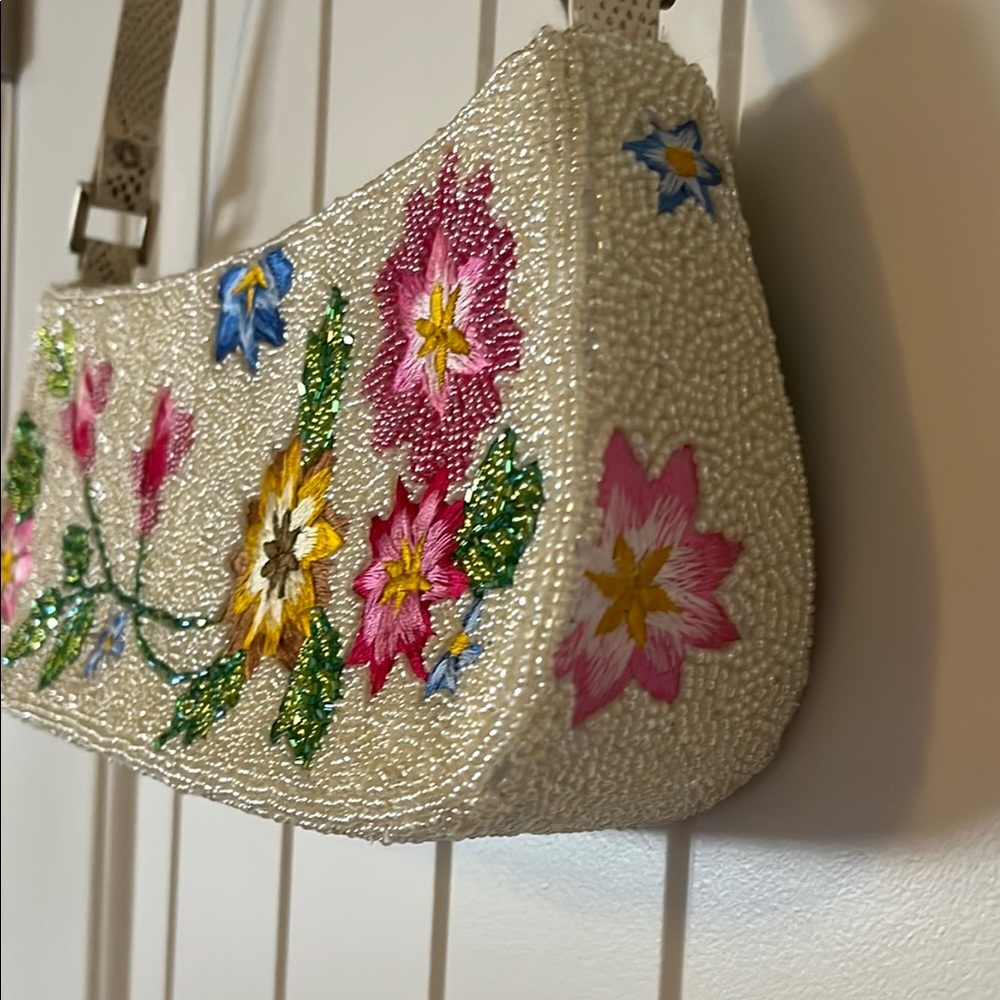 Floral Beaded Cream Shoulder Bag - Picture 7 of 14